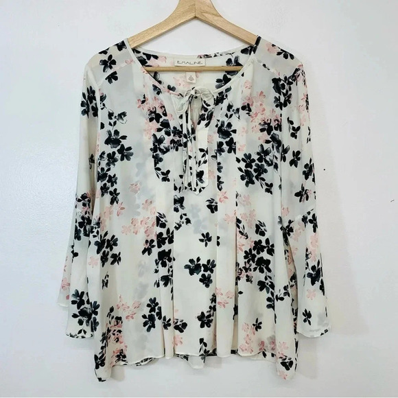 Emaline Womans Top Medium  Cream Floral Pin Tuck Flowy - Picture 1 of 10